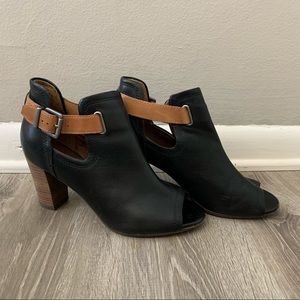 Clarks peep toe block heeled bootie